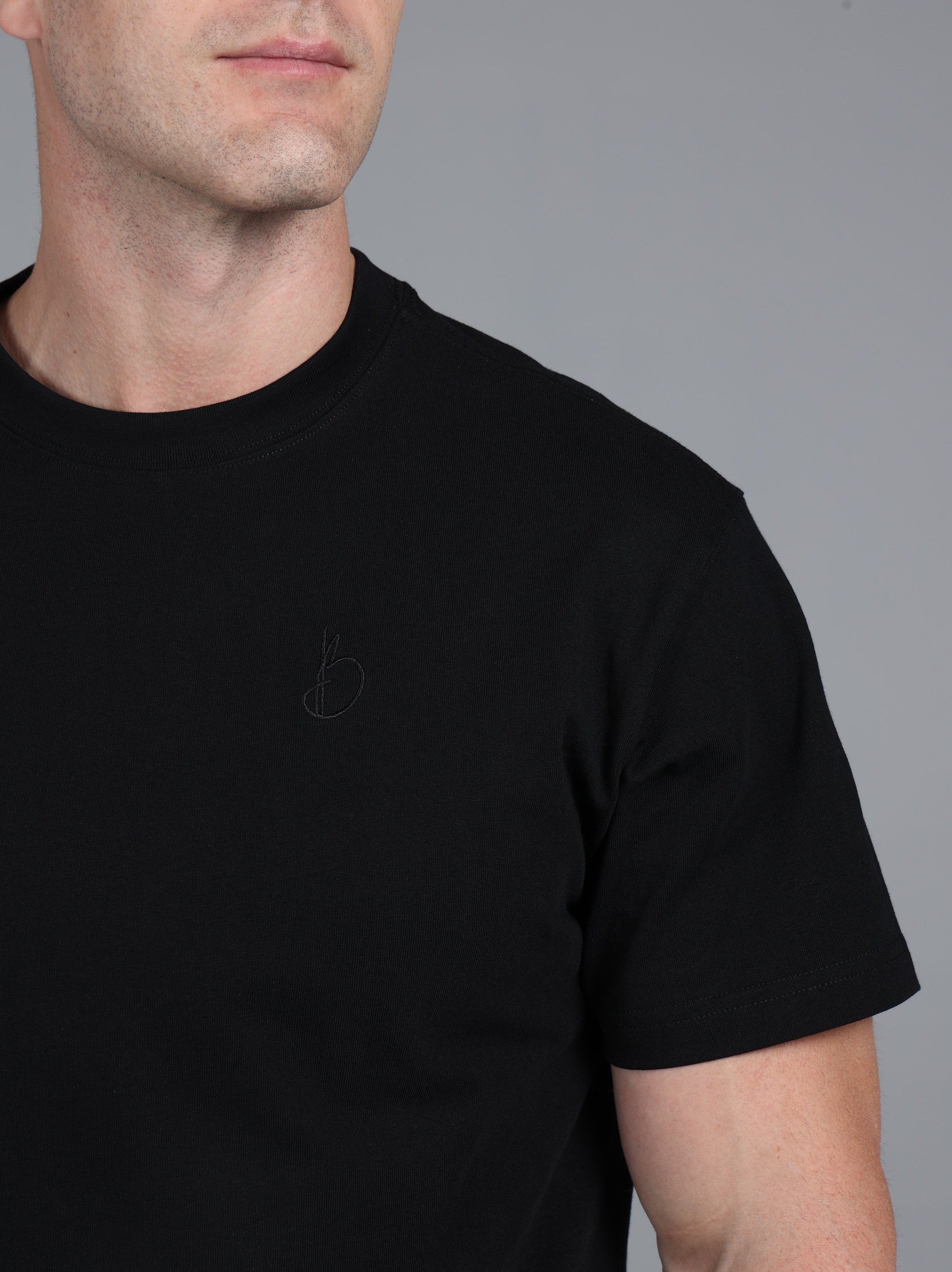 Signature Classic Oversized Fit T-Shirt - Black